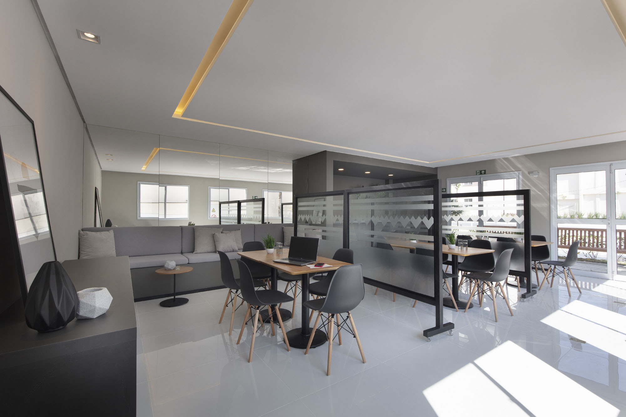 Salão de Festas com Sugestão de Utilização Coworking